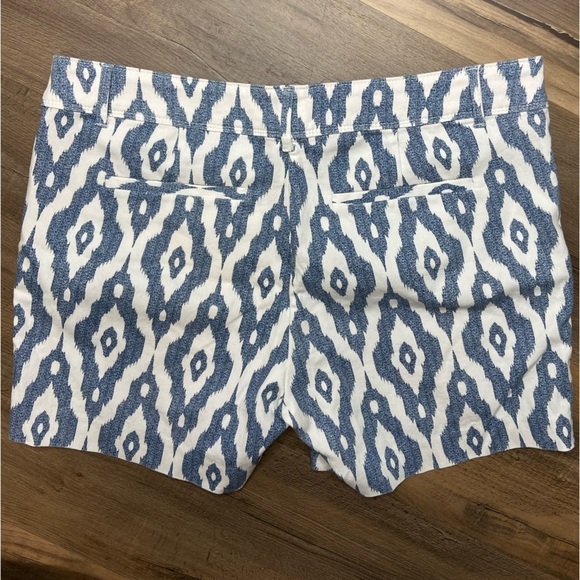 Isaac Mizrahi Tailored Short Dotty Print Flat Front Pockets Women's Size 14 - Picture 8 of 12